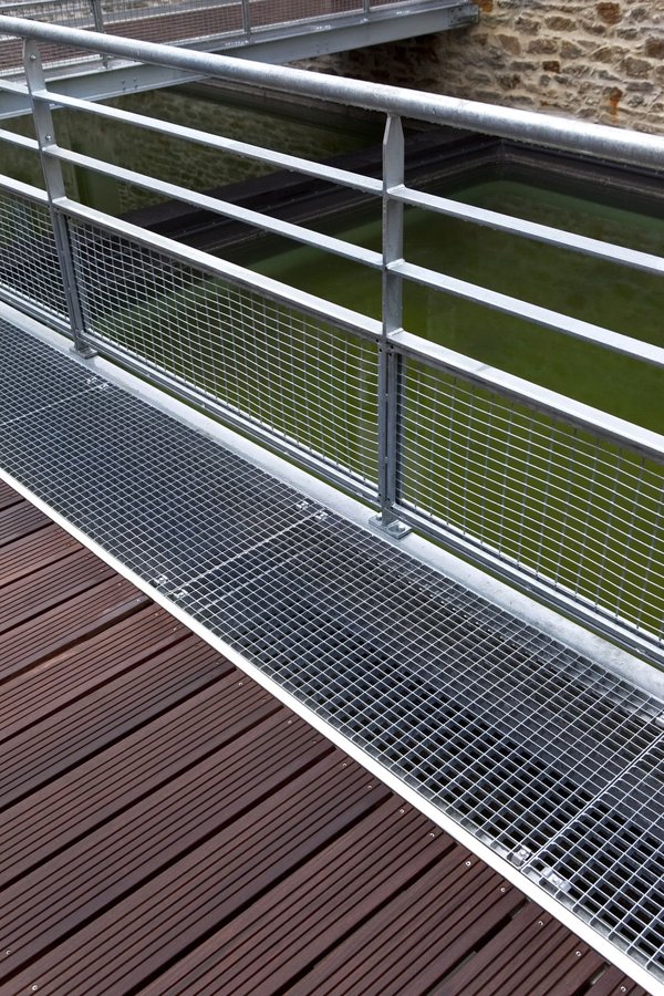 Garde-corps en inox : un choix efficace pour décorer votre escalier ou votre terrasse